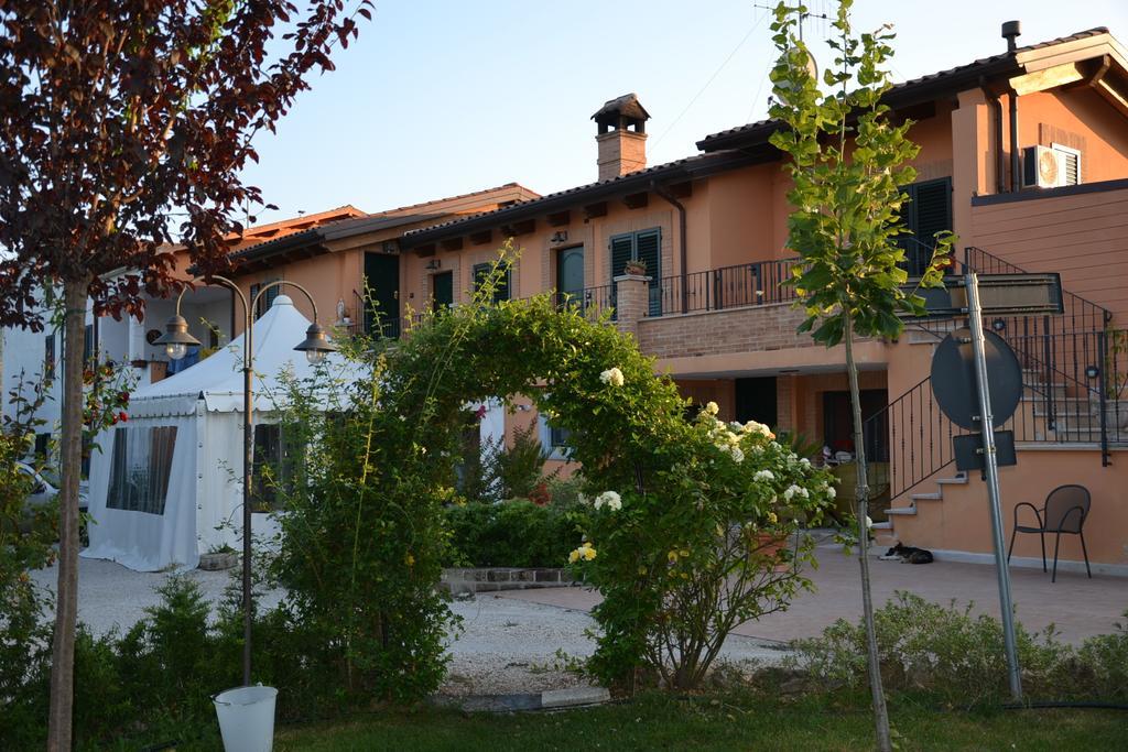 Agriturismo Le Vigne فيرمو المظهر الخارجي الصورة
