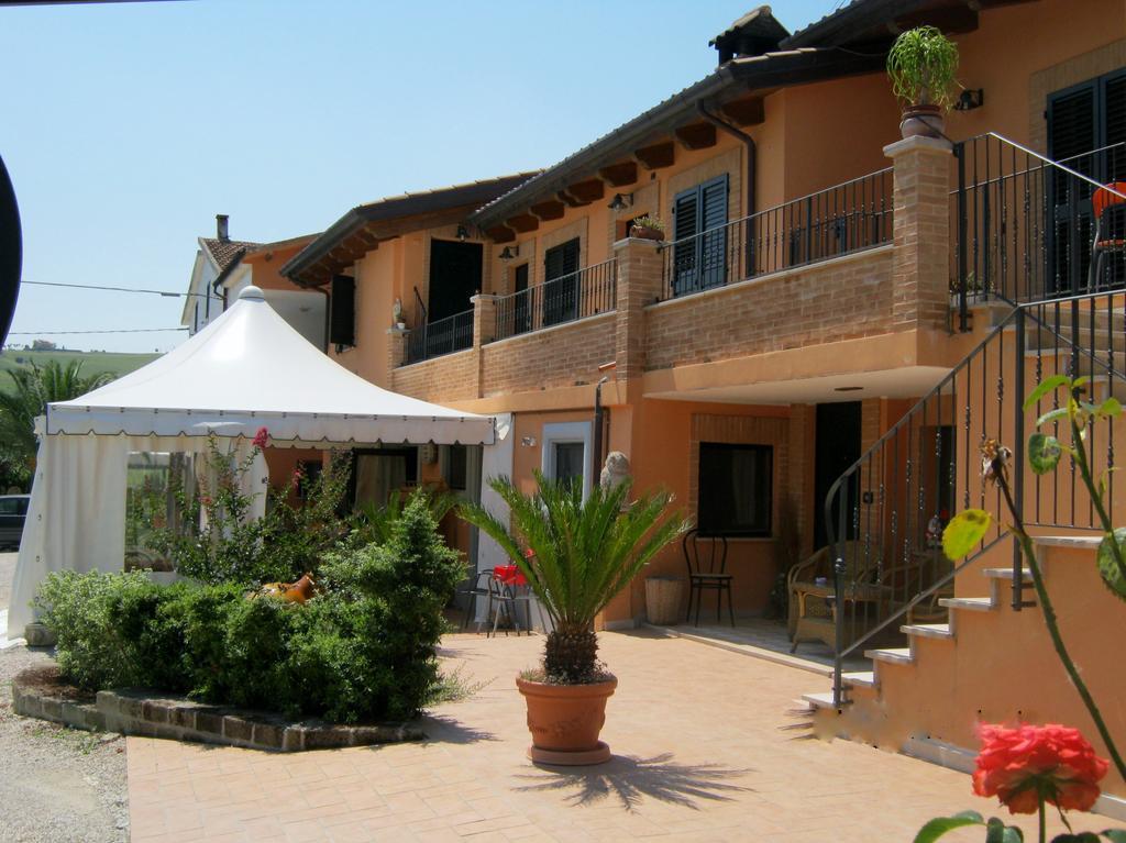 Agriturismo Le Vigne فيرمو المظهر الخارجي الصورة