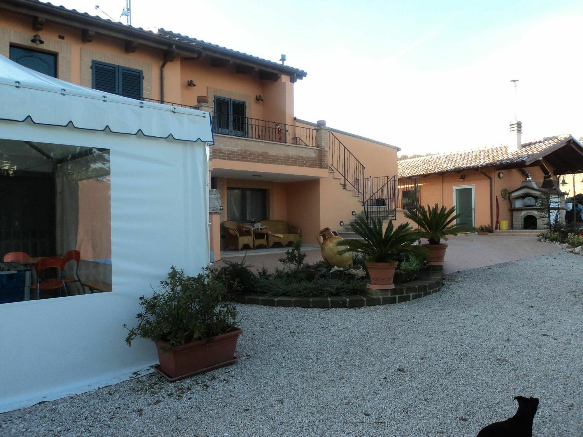 Agriturismo Le Vigne فيرمو المظهر الخارجي الصورة