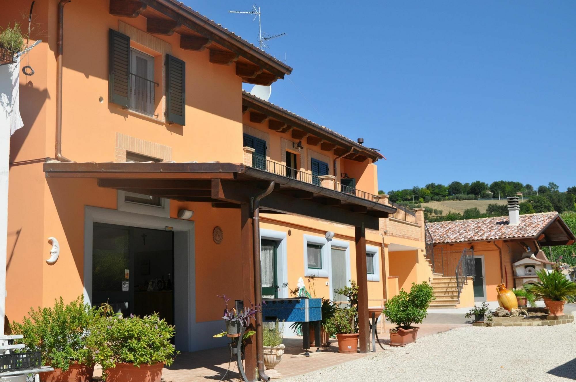 Agriturismo Le Vigne فيرمو المظهر الخارجي الصورة