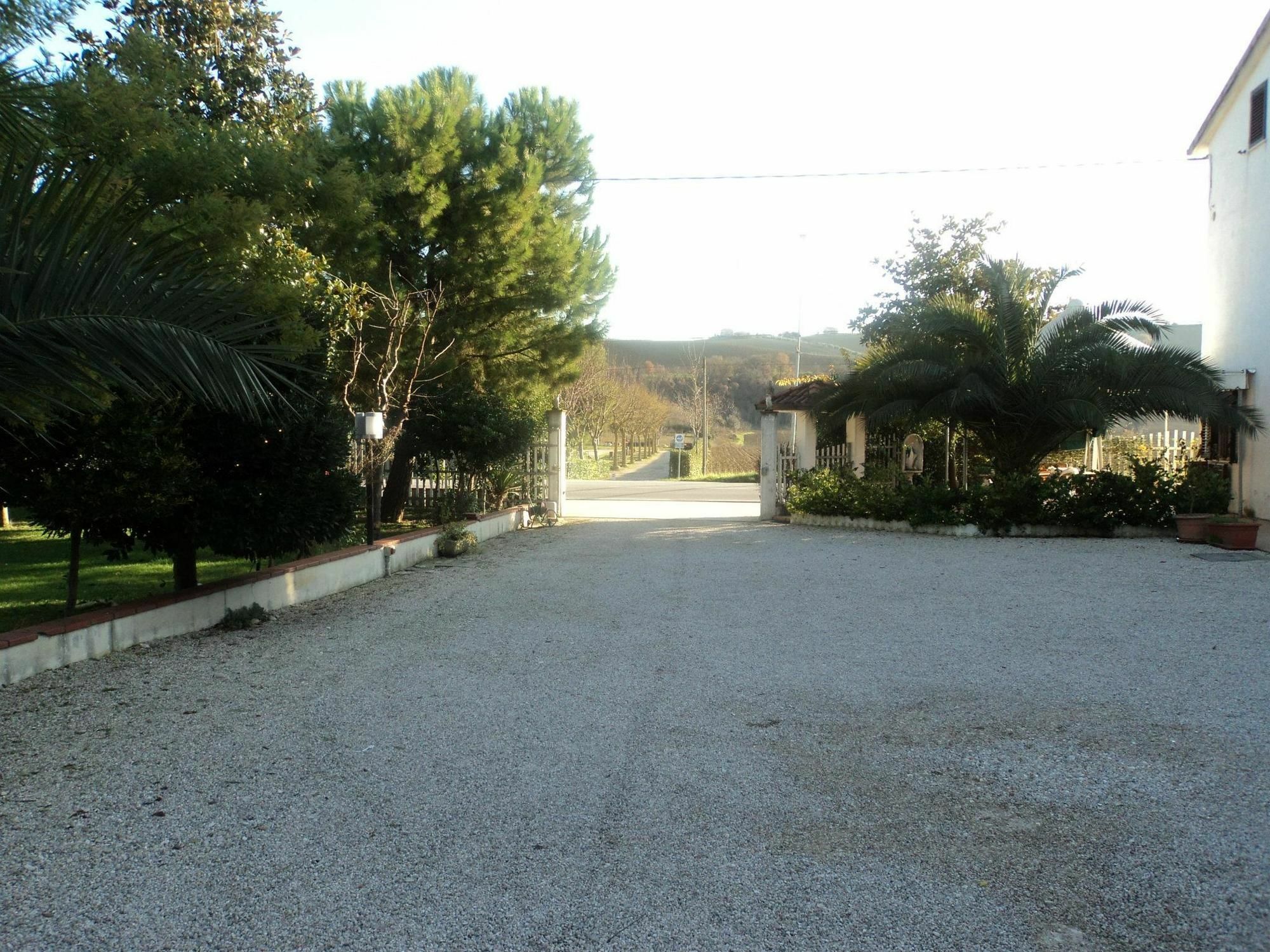 Agriturismo Le Vigne فيرمو المظهر الخارجي الصورة
